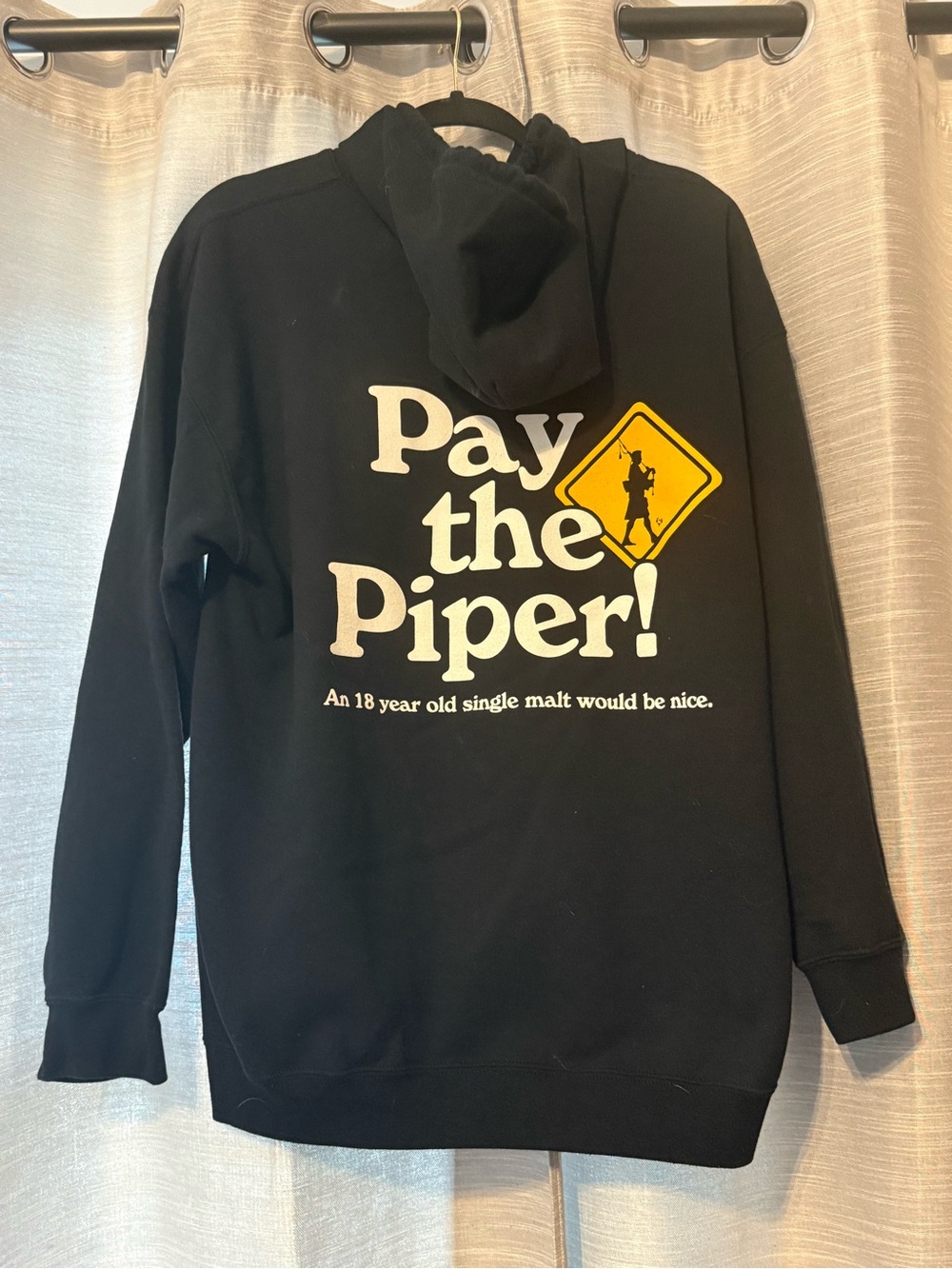 Scotland Pay the Piper‎ Zipper Hooded Sweatshirt Travel Bar Humor Sz L NWOT